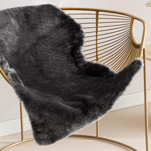 Sonive Kunstfell Teppich Stuhlauflage 50×80 cm Weich, Faux Fell Grau | Waschbare Teppiche Sitzauflage für Kinderzimmer, Wohnzimmer, Schlafzimmer, Esszimmer