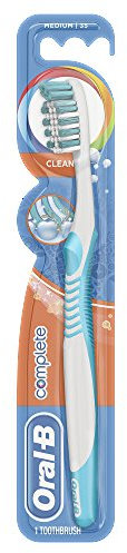Oral-B Complete Clean 35 Medium Manual Toothbrush,White/Blue