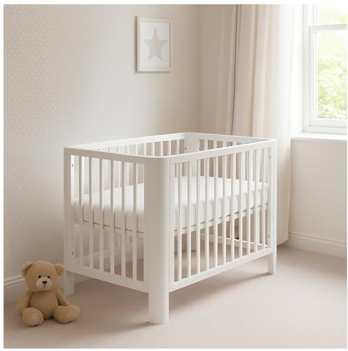 Generisch Baby Delux Babybett 60x120 Kinderbett umbaubar zum Juniorbett weiß mit Aloe Vera Matratze höhenverstellbar mit Schutzgitter (Lio)