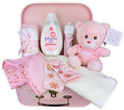 Babyshower Present Babyset för Nyfödd Flicka - Handpackad Rosa Babykorg med Resväska Minneslåda, Mjukisnalle, Lindande Muslinduk, Kläder och Nödvändigheter för Nybliven Mamma