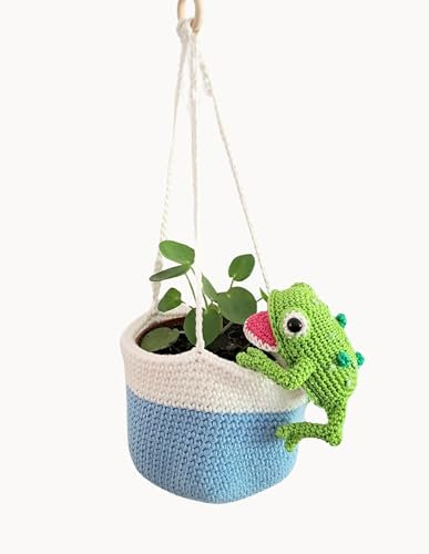 Frog Hanging Planter Basket – Handmade Crochet Plant Holder with Amigurumi Frog – Whimsical Planter for Home or Nursery Décor