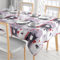 Comart, Mantel Colours, 100% poliéster, Antimanchas, para mesas de Cocina y Exteriores, Lavable en Lavadora, Resistente y Elegante, Rectangular, 132 x 178 cm, decoración Estampada Coffee