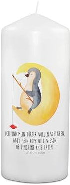 Mr. & Mrs. Panda Wachskerze Pinguin Mond 15 x 7 cm - Geschenk, Neugierig, Kommunionskerze, Osterkerze, Süßigkeiten, Laternenkerze, Stumpenkerze, Angel, schlafen, Spruch, Weihnachtskerze