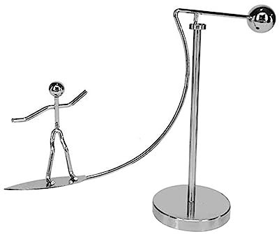 MOLUCKFU Surfender Metall Balance Spielzeug Skater Figur Drehbares Eisenkunsthandwerk Stabiler Desktop Dekor Für Büro Zuhause Geschenk