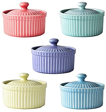 Meltset - Ramequines de 5.5 onzas con tapas, cuencos de cerámica aptos para horno, platos de porcelana para hornear soufflé, crema brulee, pastel de lava, postres de helado, aperitivos (juego de 5)