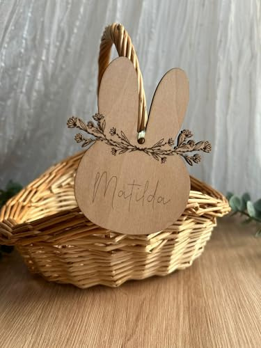 Osteranhänger, personalisierbar, in Hasenform aus Holz mit Blumengravur, mit Namen personalisierbar, Osterdekoration, Andenken an Ostern