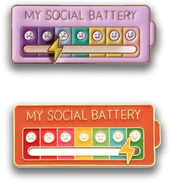 Taiyyi 2 pezzi Social Battery Pin Funny Social Battery Pin per batteria Social per Auto Espressione, Accessori alla moda per Zaini, Giacche e Cappelli (Stile D)