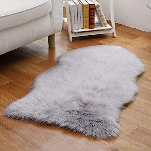 Tomifine Faux Lammfell Teppich, Kunstfell Dekofell Teppich Flauschiger Schaffell Bettvorleger für Schlafzimmer Bett oder Wohnzimmer Sofa Matte (70x150 cm,Grau)