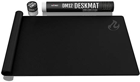 Nitro Concepts DM12 - Gaming Mauspad XXL 1200x600 Millimeter Fransen Freie Ränder Microfaser Großes Mauspad Non Slip Mousepad Gaming - Schwarz, 137227