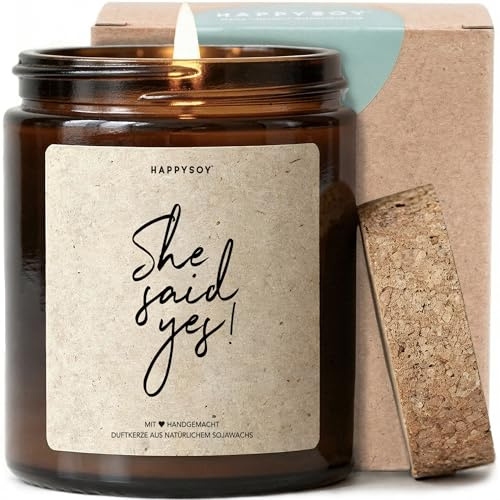 She Said Yes - Duftkerze mit Spruch als Geschenk zur Verlobung, liebevolle Geschenkidee für die Braut, beste Freundin, Kerze im Glas mit blumigem Duft