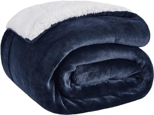 BEDSURE Sherpa Kuscheldecke Flauschig 130x150 - Sofadecke, Marine Blau | Dicke Wolldecke, Weich Tagesdecke, Geschenke für Frauen, Warm Wohndecke für Couch, Schlafzimmer & Wohnzimmer,Waschbar