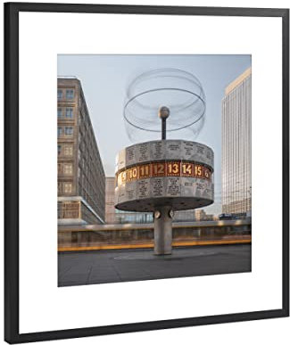 artboxONE Poster mit Rahmen Schwarz (Metallic) 50x50 cm Weltzeituhr Berlin von Marcel Zizkat - gerahmtes Poster