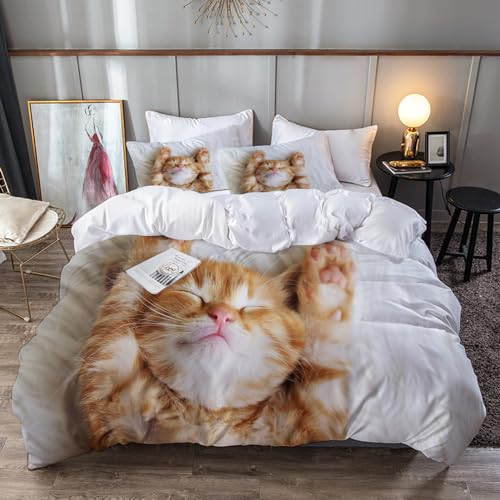 PUCHEN Bettwäsche-Sets 220 x 240 cm,Niedliches kleines rotes Kätzchen schläft auf Einer weißen Felldecke,Bettbezug Set aus gebürsteter Mikrofaser 2X Kissenbezug 80x80 cm