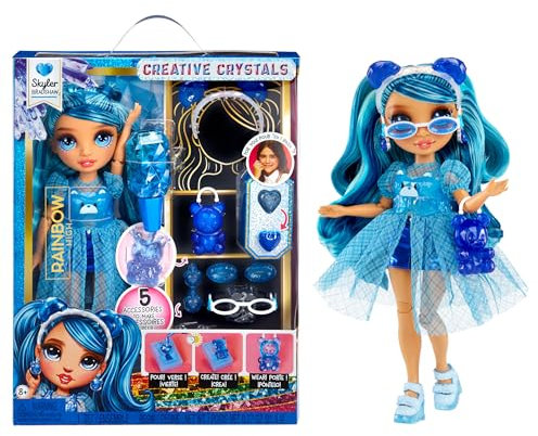 Rainbow High Creative Crystals Skyler - Blaue 28 cm Modepuppe mit Make It Kit für Kristall-Accessoires, Ring für Dich, Basteln,Harz-Spielset, Geschenk für Kinder ab 8 Jahren, Nicht ESSBAR