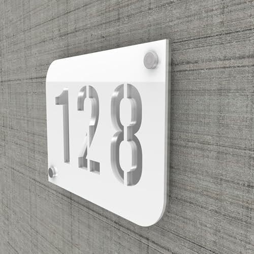 DECOHO - Plaque numéro de Rue Personnalisable - Plaque Maison PMMA Blanc Design - Découpe Laser, entretoises INOX 15 mm - 20x15 cm, épais - Argent Brillant