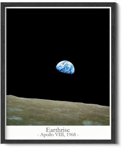 WallBUddy Weltraumfoto-Astronomie-Wandkunst | Blassblauer Punkt, Erdaufgang, Hubble James Webb, Stephen's Quintet, Carinanebel und Retro-Astronaut Voyager-Poster | Schwarzer Rahmen 30.5 x 40.6cm