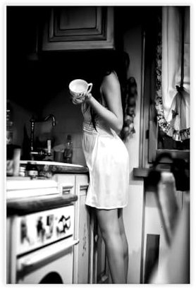 WLQZFRWV Woman Making Coffee Poster,Vintage Kitchen Canvas Poster Bedroom Decor Landscape Office Room Decor Gift 20x30inch(50x75cm)