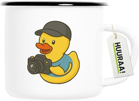 Huuraa Emaille Tasse Quietscheente Fotografie Comic Gummiente Geschenk | 300ml Becher Weiß mit Schwarzem Rand Vintage Campingbecher Geschenkidee Kaffeetasse als Wohnwagen Zubehör Campingtasse