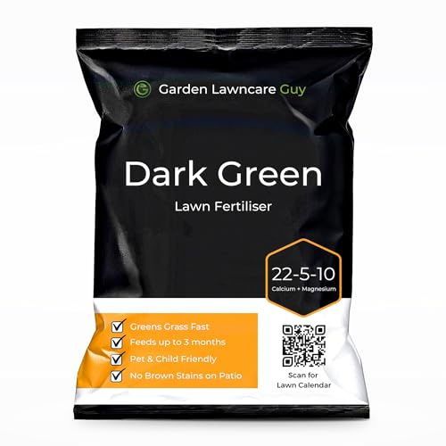 Dark Green Lawn Feed - High Nitrogen Fertiliser Greens Grass Fast - Feeds up to 90 Days - Non Hazardous Formula - Garden Lawncare Guy (9.5kg)