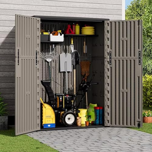 Capanno da esterno in resina con pavimento a doppia porta e design impermeabile in resina, capannone per attrezzi da giardino e patio, armadietto per attrezzi e attrezzature da esterno (caffè)