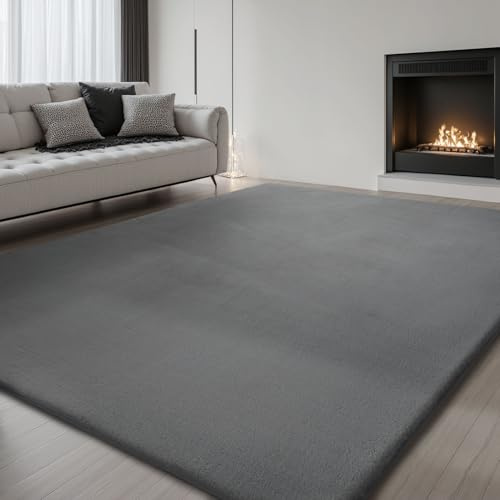 Treeboy Weicher Kunstfell Teppich Grau 160x230 cm Flauschiges Kurzflor | Kaninchenfell-Imitat Teppich Rutschfester Luxus Carpet für Wohnzimmer Glatt Schlafzimmer Moderne Raumdekoration Anti-Rutsch