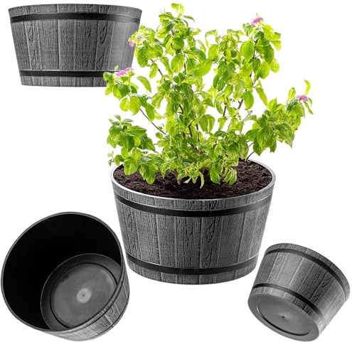 KADAX Pflanztopf im Holzfass-Design, ø 40 cm, ca. 25L, aus wetterfestem Kunststoff, für Garten, Terrasse & Balkon, dekorativer Blumentopf, Blumenkübel oder Übertopf, Dunkelgrau, Teich mit Wassereimer