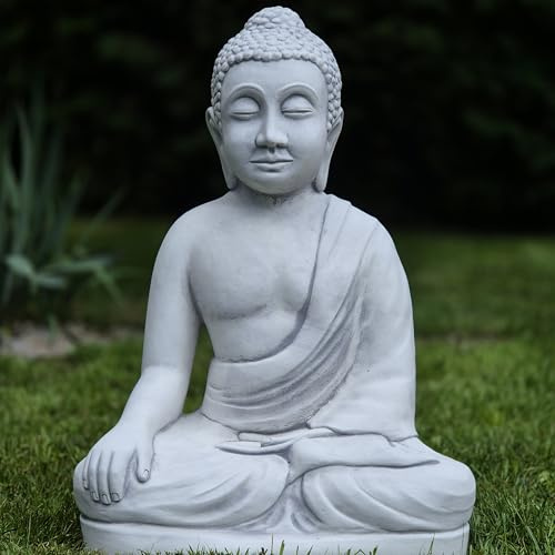 FABRIQ Große Buddha Statue für Garten – 50 cm, 26 kg – Handgefertigt aus Steinguss – Wetterfest & Frostsicher – Gartendeko in Grau, Schwarz-Grün & Kupfer
