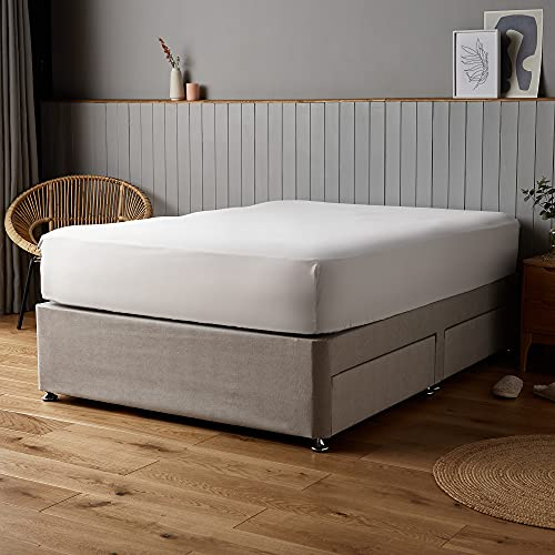 Silentnight Supersoft Fitted Sheet - Cosy & Comfortable Delicate Touch - Luxurious Easy Care Microfibre with Elasticated Corners - Stylish & Modern Mattress Fitted Sheet, Single Bed, White