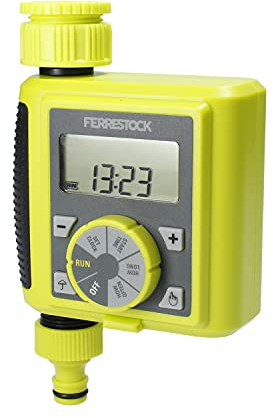 Ferrestock FSKPRO003 programador de riego digital, regula frecuencia y duración del riego, riego manual, programas cortos, botón DELAY, rosca superior de 3/4” y salida con racor rápido