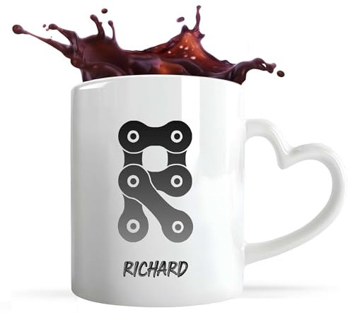 Planetee Tasse Coeur Richard Lettre Chaine | Mug avec anse en forme de Coeur | Idée Cadeau Prénom Motard Biker Mob Anniversaire Papa Collègue Départ Retraite Noël