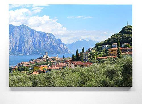 Panorama Leinwand, Malcesine, Gardasee - als 150x50cm großes XXL Leinwandbild. Wandbild als Hintergrund und Deko für Wohnzimmer & Schlafzimmer. Aufgespannt auf 2cm Holzrahmen