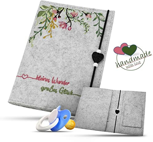 Rockitdaily - Premium Mutterpasshülle aus Filz | handbestickt mit vielen Fächern für Ultraschalbilder und vieles mehr | Stabiler Gummiverschluss für sichere Aufbewahrung | Geschenkidee