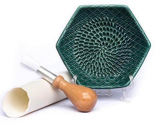 The Grate Plate: rallador de ajos cerámico hecho a mano