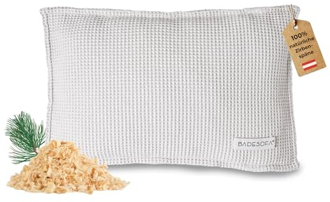 SAUNASOFA™ Zirbenkissen für Sauna – Duftkissen aus 100% Bio-Baumwolle, skandinavisches Design – Handgefertigt in Europa – Nackenstütze & Sauna Zubehör aus natürlicher Zirbe – 26x40 cm