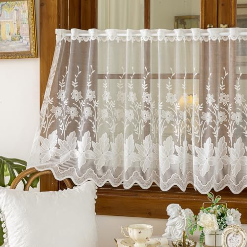 Devola Scheibengardine Spitze Romantische Blumen-Kurzgardine HxB 70x120cm | Küchengardinen landhausstil, Halbtransparente Fenstergardine für Wohnzimmer, Kurzstore mit Lochleiste Weiß 1 Stück