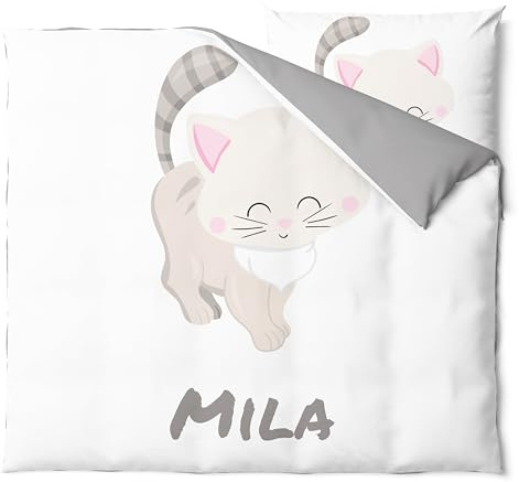 Pictogogo Personalisierte Kinderbettwäsche Set mit Katzen - Baby Bettwäsche Mit Namen - Wählbare Unterfarbe - Babybett Komplett Set - 1 Bettbezug & 1 Kissenbezug (80 x 80 cm, Weiß)