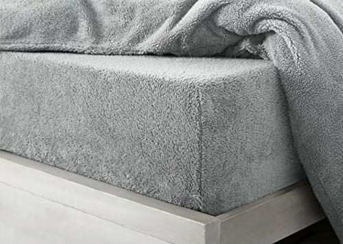 Sábana ajustable de forro polar estilo oso de peluche extra profunda de 30 cm o fundas nórdicas tamaño individual, doble, king y súper king para cama UK (par de fundas de almohada color plateado)