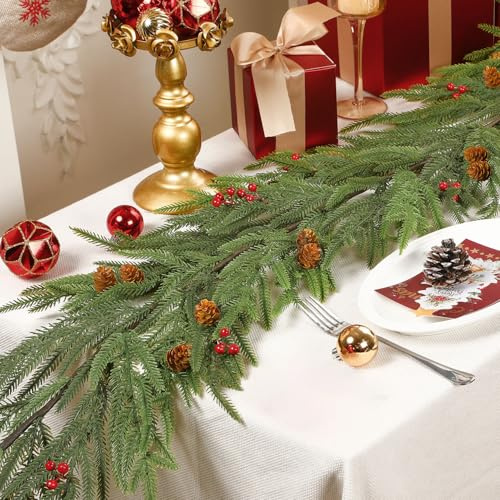 SHareconn 180cm Ghirlanda di Natale Realistica di Nixon con Pigne e Bacche Rosse, Decorazione Verde PE Completa per Camino, Scala, Tavolo, Parete, Decorazioni Natalizie per Interni ed Esterni