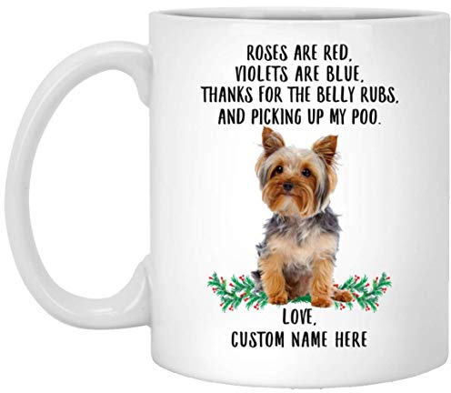 Kaffeebecher Yorkshire Terrier Graue Rote Rosen Sind Rote Veilchen Sind Blaues Personalisiertes Namensweiß Keramik-Tasse Premium Bürotasse Unisex Weihnachtstasse Für Freunde Familie 330Ml
