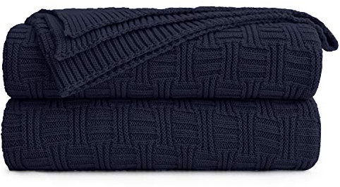 Longhui Bedding Baumwoll-Zopfstrick-Überwurfdecke in Marineblau für Couch, Stühle, Bett und Strand – dekorative graue Strickdecke, 127 x 152,4 cm, mit Waschbeutel und Seidenschleife