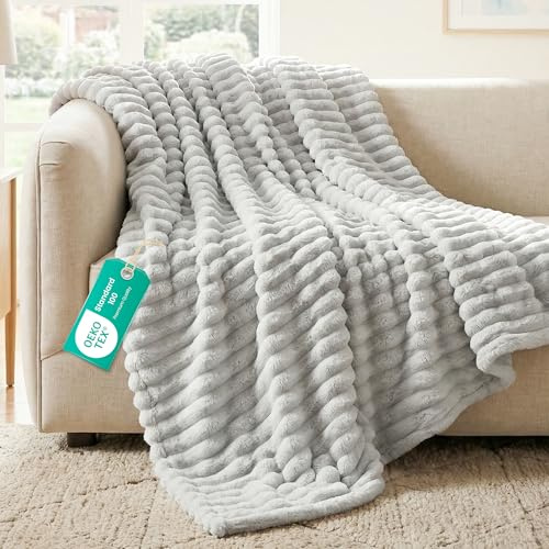 Sunshine Comforts Fleece Stripe Throw Blanket For Sofa - 100% Polyester Soft Cosy Warm Blankets For Bed, Light Warm Soft Cute Throw For Women and Girls (Grey - Stripe, Double (150X200CM))