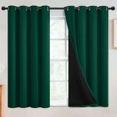 SimpleHome 100 % Verdunkelungsvorhänge für Schlafzimmer, wärmeisoliert, dunkelgrün, mit Ösen, Fenstervorhänge für Wohnzimmer, mit schwarzer Rückseite, 132 x 137 cm, 2 Paneele