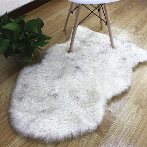 CHUYIX Plüsch Flauschige Teppiche Künstlicher Plüschteppich Kunstwolle Weiche Teppich Rutschfester Kunstfell Matte Rund Lammfell Fellteppich für Schlafzimmer Wohnzimmer Weißgraue 45 * 65cm