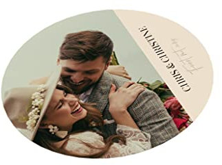 Untersetzer mit Foto + Text Personalisieren | Feiert mit Uns | 100 mm rund | Bierdeckel personalisiert | Menge Auswahl | Verlobung | Feier | Tischdekoration | Hochzeit | Geburtstag (100 Stück)