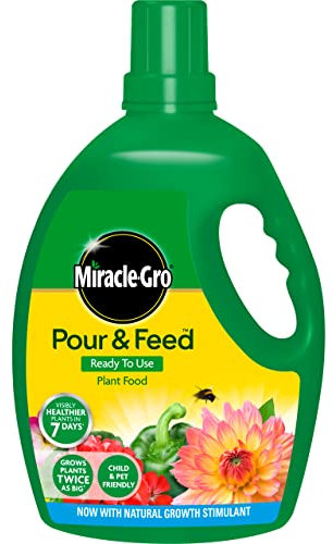Miracle-Gro Pour & Feed Ready to Use Liquid Plant Food, 3 Litre