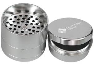 Patentierter Stache Grinder „San Fransisco“ Silber | Zahnlos | Sehr feiner Grind | Luftfahrt-Aluminium eloxiert | 5 – teilig | Inkl. „Stash“ Fach im Deckel | White Ash & Vape Grinder