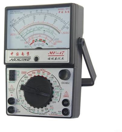 Analoges Multimeter, Voltmeter, Amperemeter, Ohmmeter, für Spannung, Strom und Messung in Fabriken und Labors