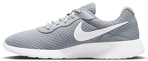 Nike Herren Tanjun Walking-Schuh, Wolf Grey/White-Barely Volt-Black, 40 EU