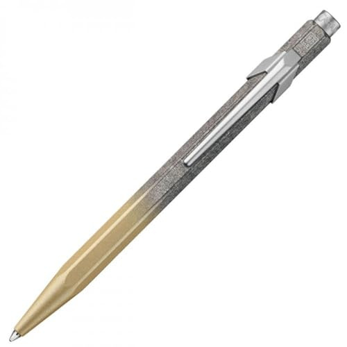 Caran d'Ache 849 Cosmic Blue 'Gilded' Kugelschreiber Schaft aus Aluminium, Farbe: Blau, flexibler Metallclip, Strichfarbe: Schwarz, Strichstärke: M, NM0849.224