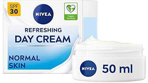 NIVEA Erfrischende Tagescreme (50 ml), Tagescreme für Frauen spendet 24 Stunden Feuchtigkeit, NIVEA Gesichtscreme angereichert mit Vitamin E und LSF 30 für normale Haut